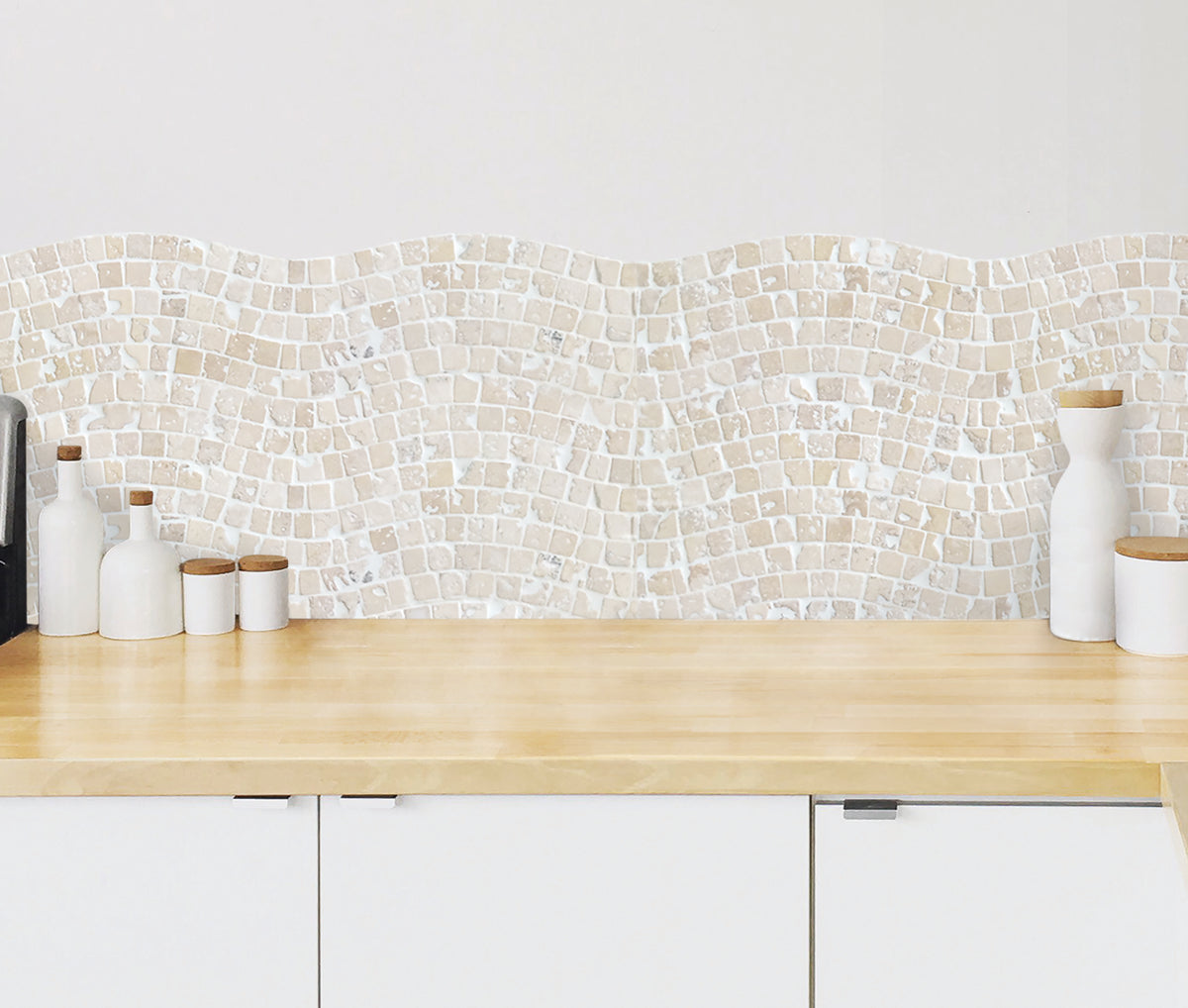 Mosaïque travertin ivoire vague ambiance cuisine mur carrelage crédence