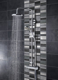 Mosaïque en verre et aluminium noir salle de bain de douche