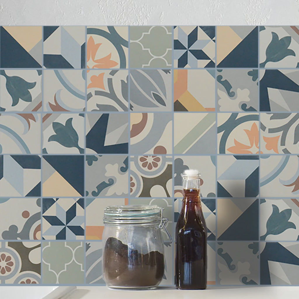 Mosaïque en céramique multi couleur a motif dans une cuisine