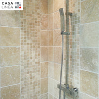 Mosaïque travertin ivoire ambiance douche mur intérieur pierre