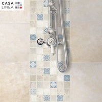 Mosaïque renaissance travertin ivoire en douche