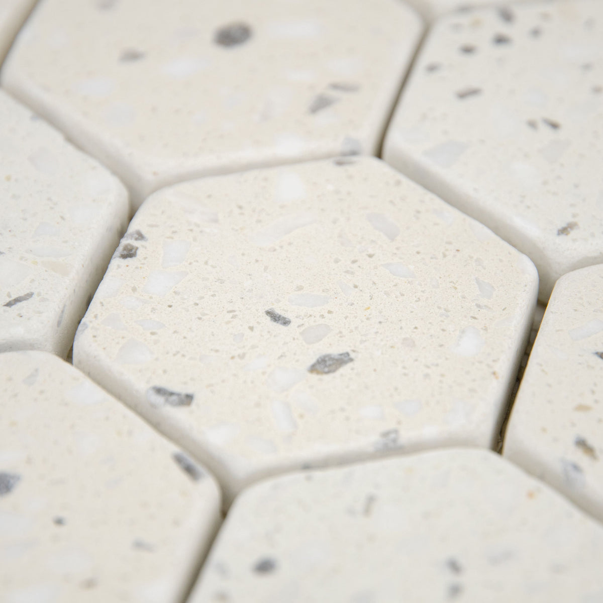Mosaïque hexagone terrazzo ivoire