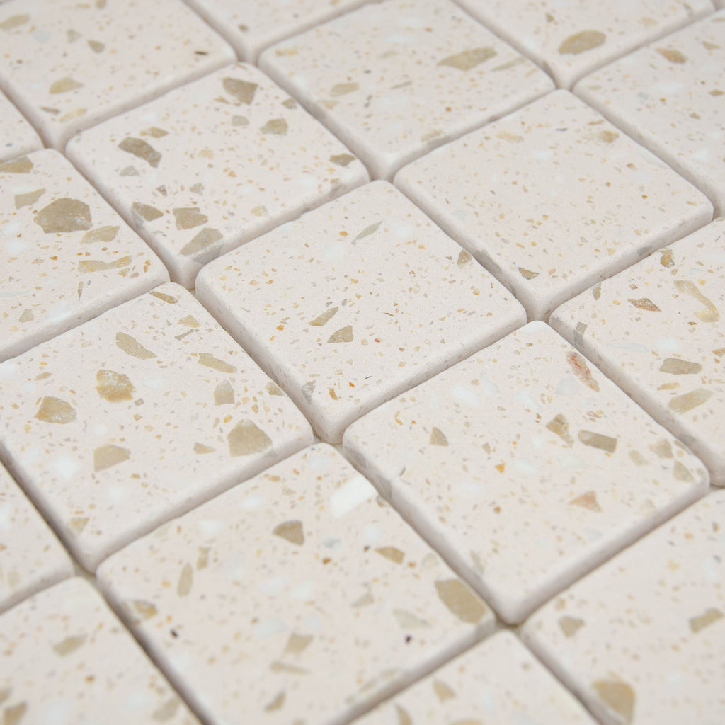 Mosaïque terrazzo nude