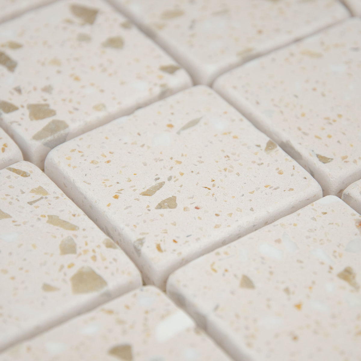 Mosaïque terrazzo nude