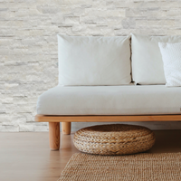Parement marbre blanc dans un salon