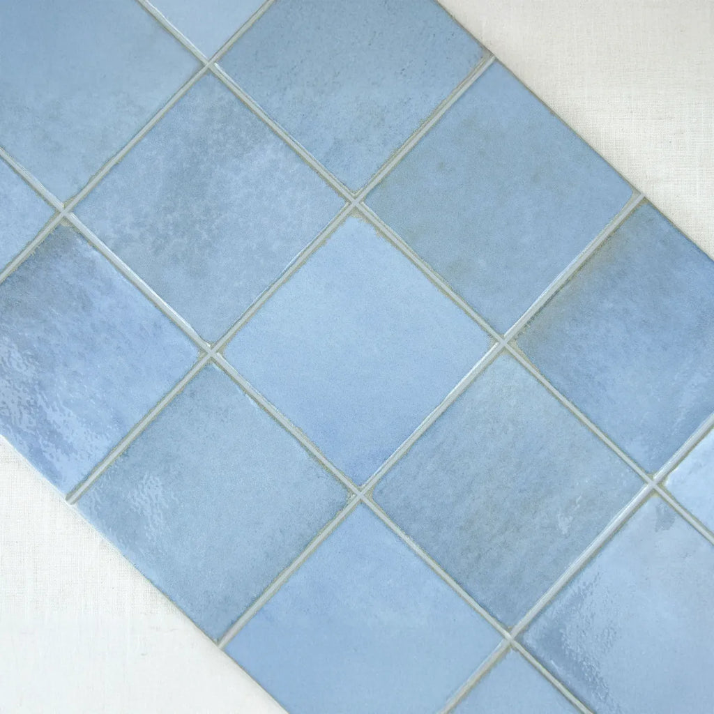Carrelage céramique Provence bleu Mistral carré 10x10 cm - Perspective en application murale