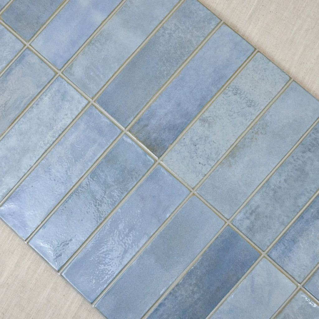 Carrelage céramique Provence bleu Mistral Barrette 32x62,5 cm - Perspective en application murale