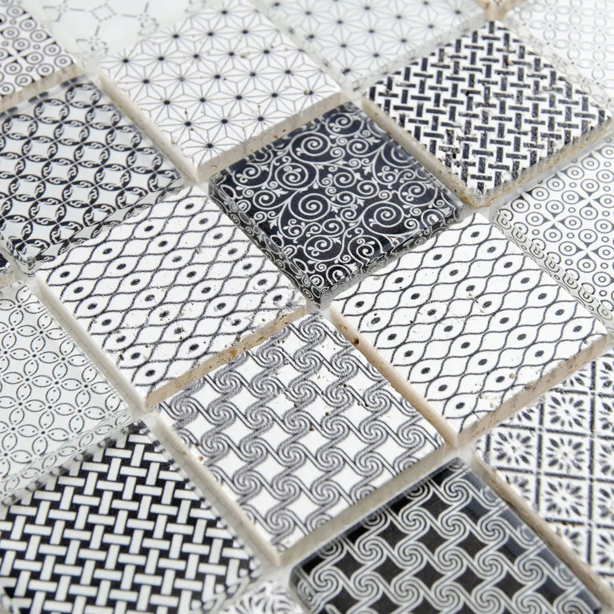 Mosaïque en verre et travertin perspective