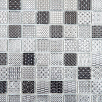 Mosaïque en travertin et verre gris et noir petit format zoomé