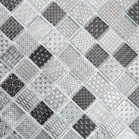 Mosaïque en travertin et verre gris et noir petit format haut