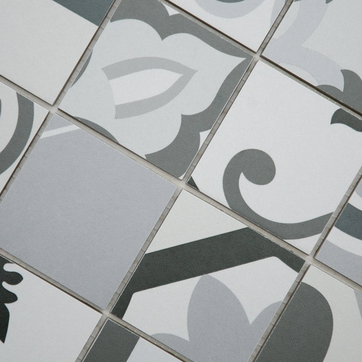 Mosaïque en céramique gris a motif vue haut