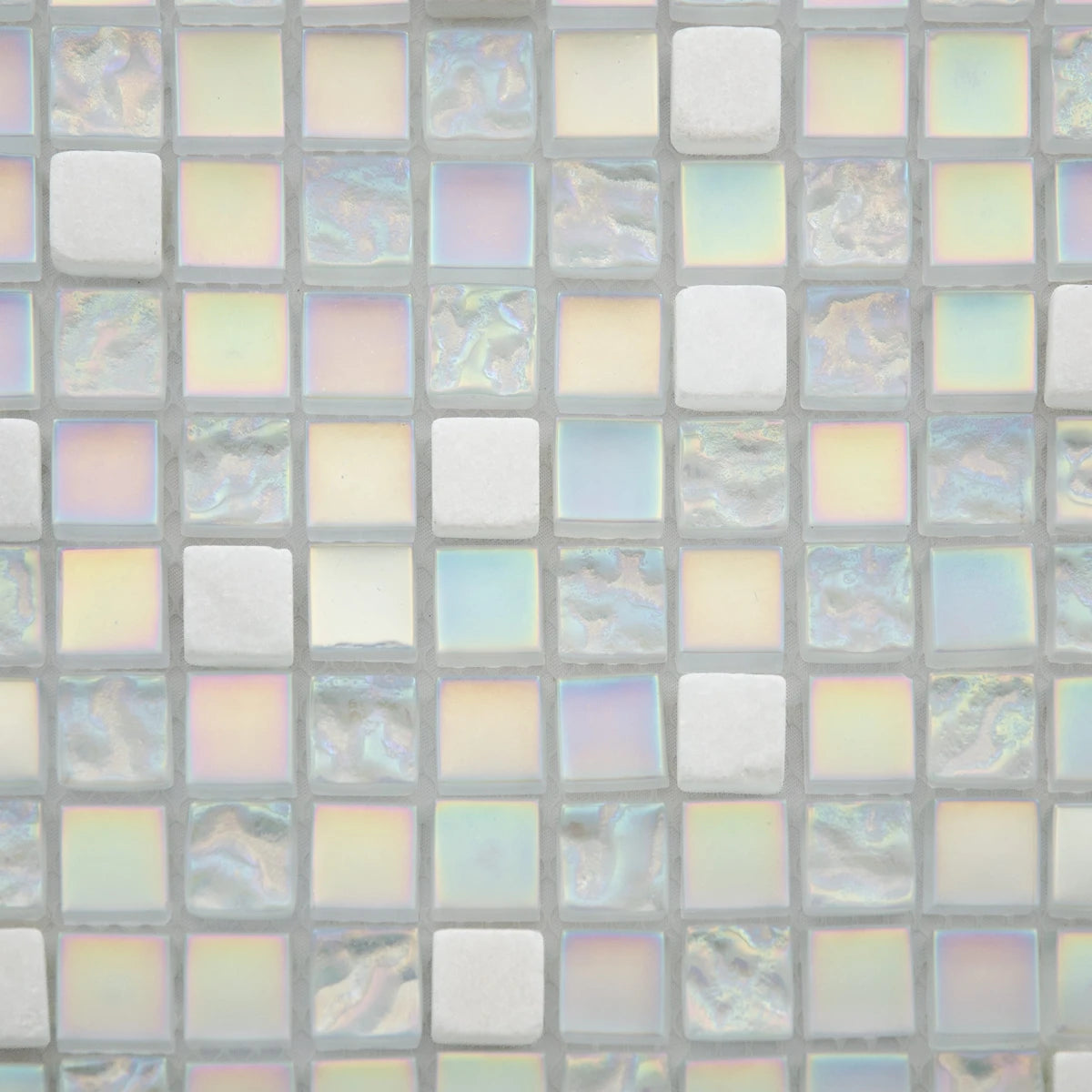 Mosaïque nacre blanc pierre et verre détails