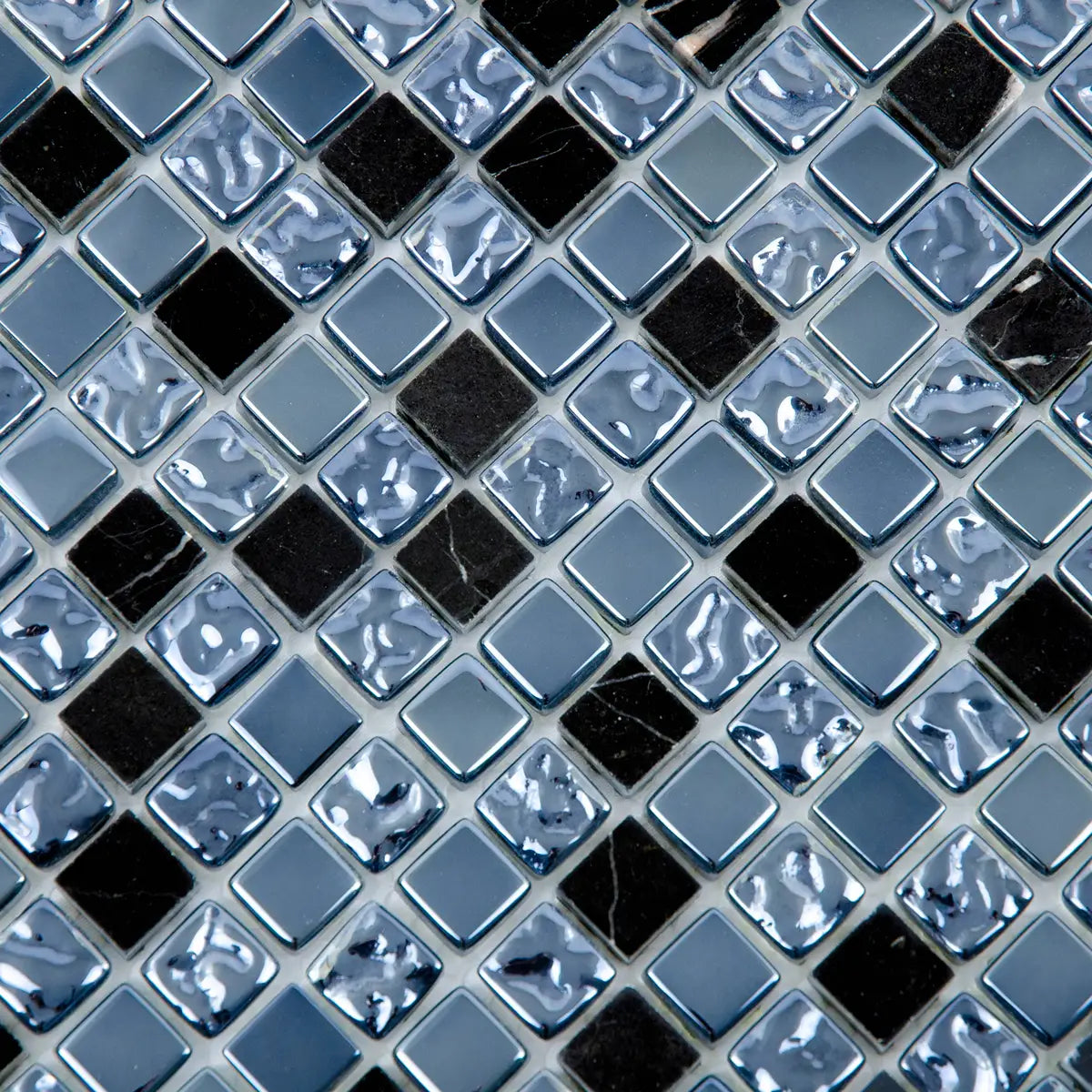 mosaïque verre et aluminium et pierre bleu détail