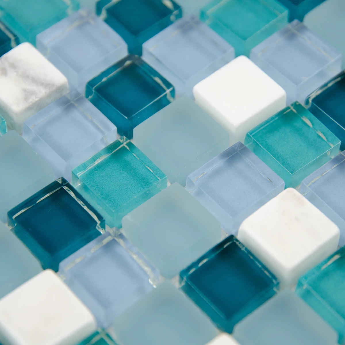 Mosaïque en verre et pierre bleu vert détails