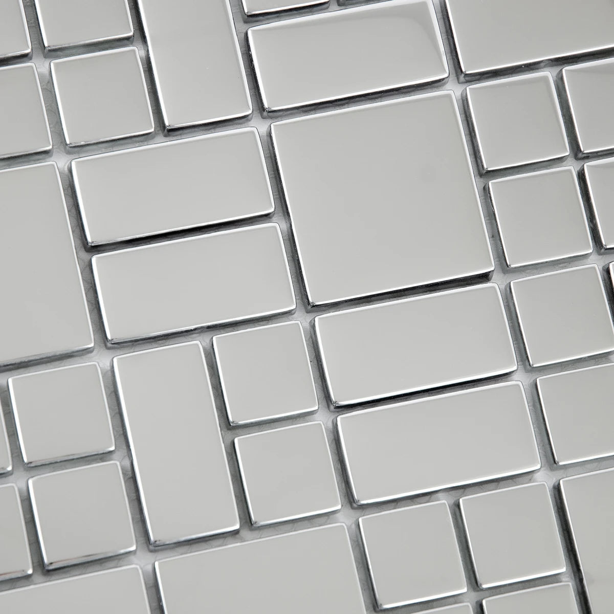 Mosaïque en aluminium chrome mix carré détails
