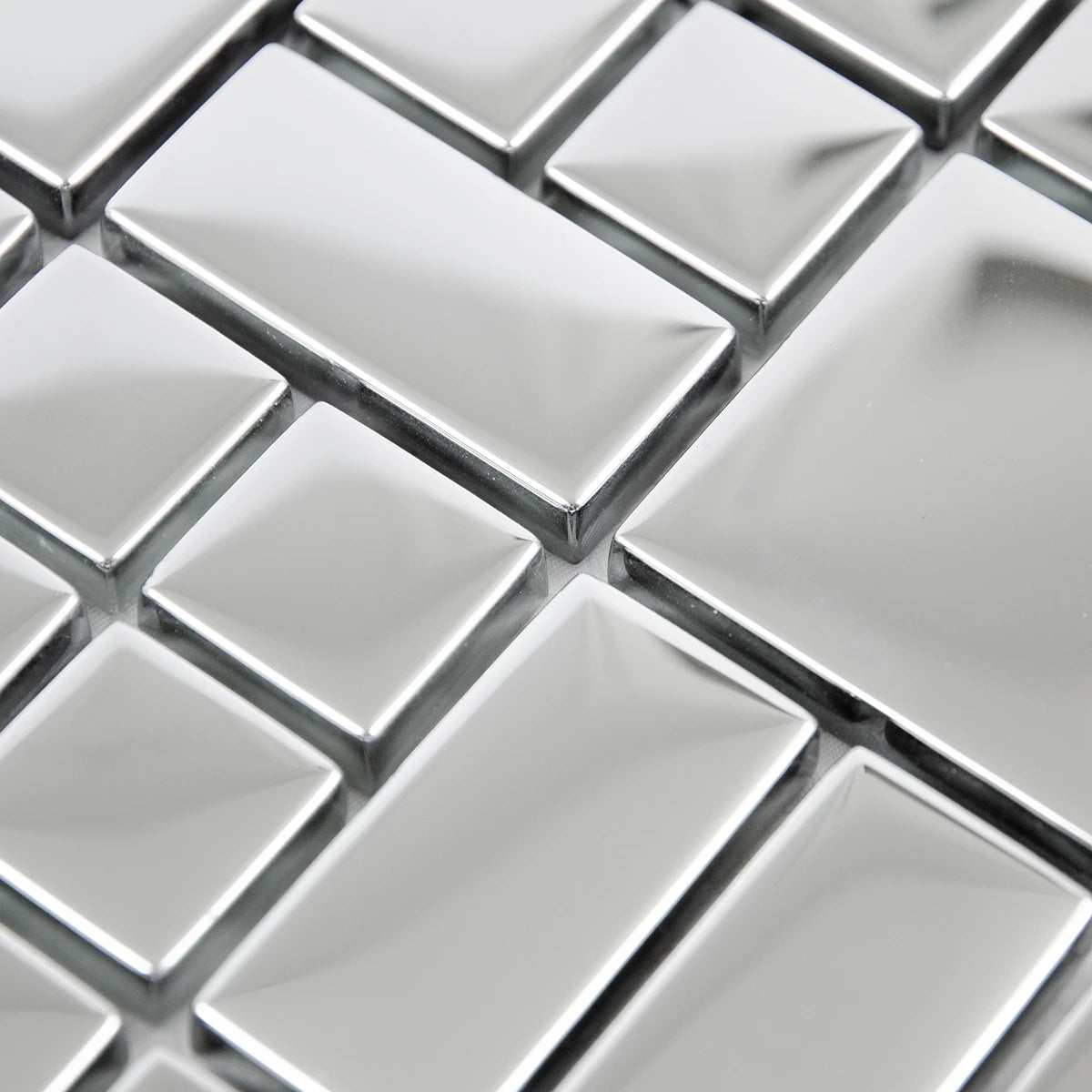 Mosaïque en aluminium chrome mix carré zoomé perspective