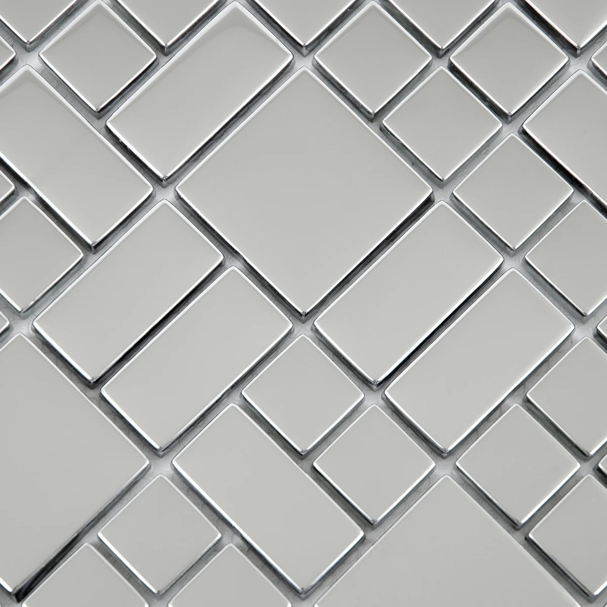 Mosaïque en aluminium chrome mix carré zoomé détails