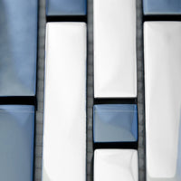Mosaïque en barrette gris verre et aluminium détails