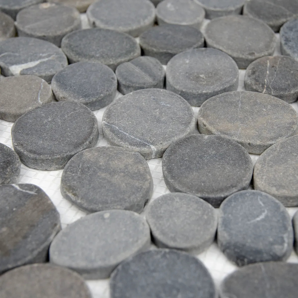 Mosaïque marbre galet scie relief perspective composition galets gris