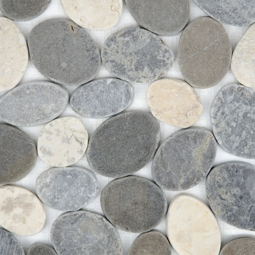 Détail galets sciés marbre gris mosaïque texture surface naturelle