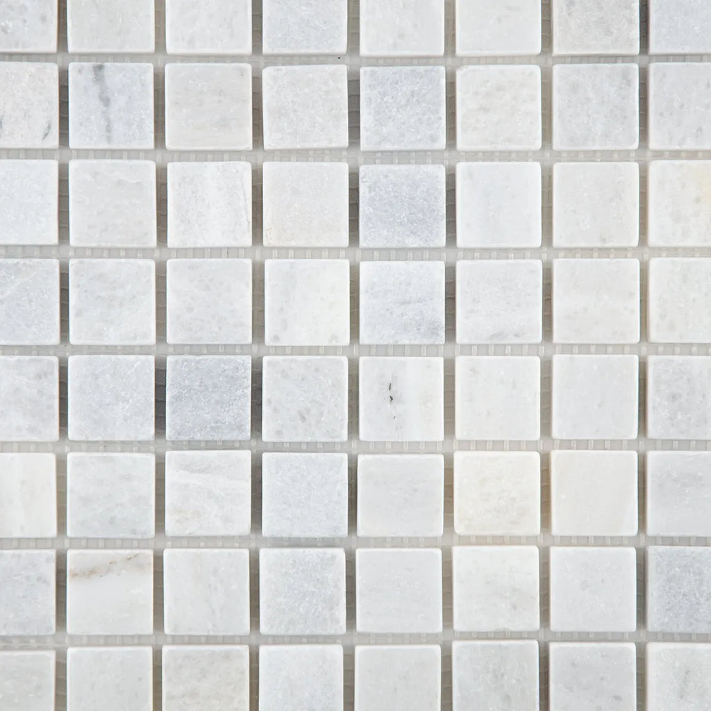 Mosaïque en marbre gris zoomé