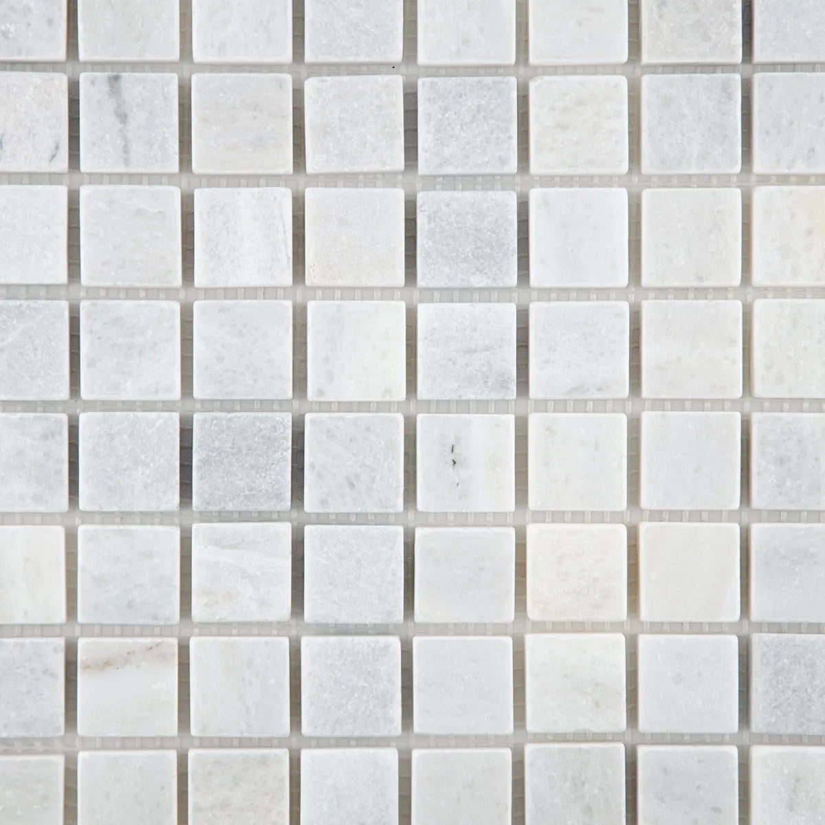 Mosaïque en marbre gris zoomé