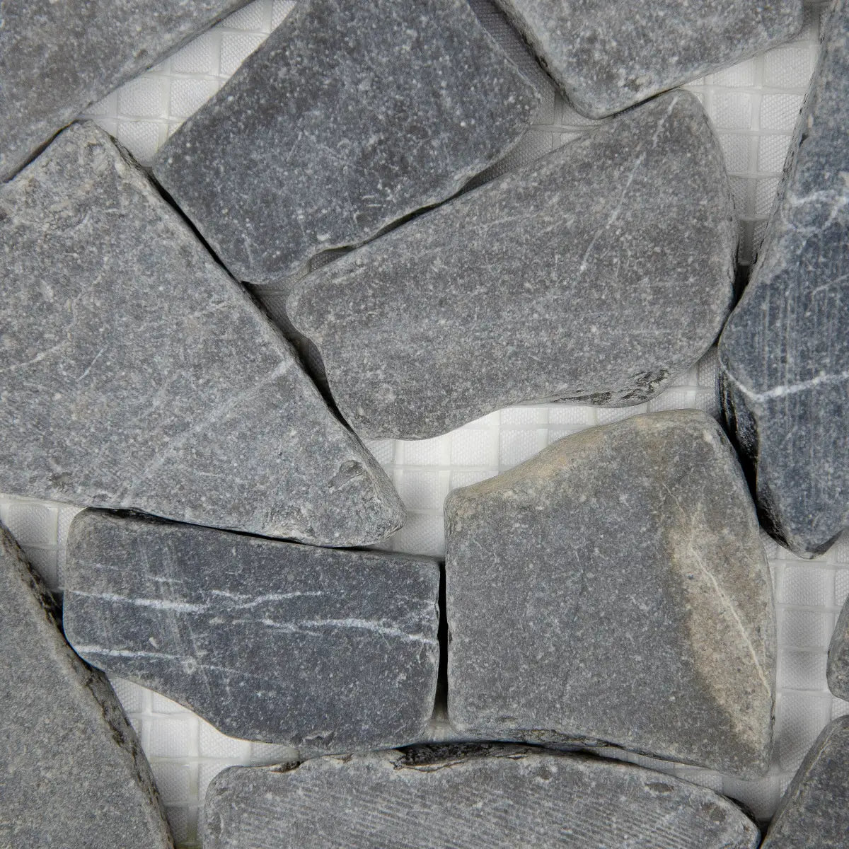 Détail joints relief marbre palladien gris mosaïque pierre naturelle