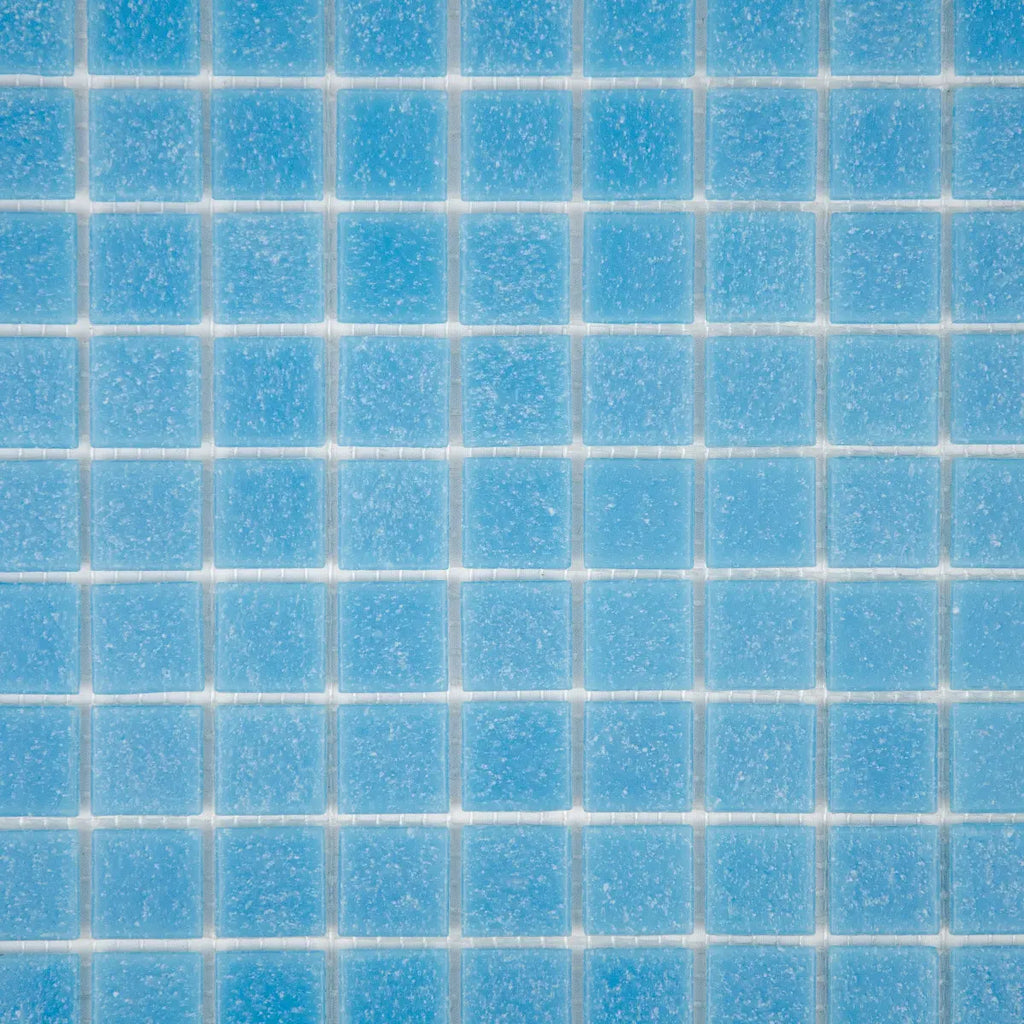 Détail pâte verre bleu mosaïque relief surface brillante verre teinté