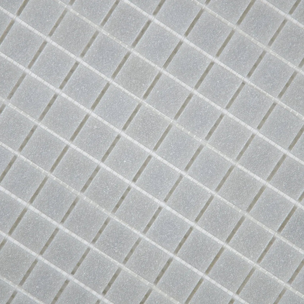 Mosaïque en pâte de verre grise sur trame nylon détails