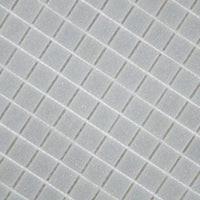 Mosaïque en pâte de verre grise sur trame nylon détails