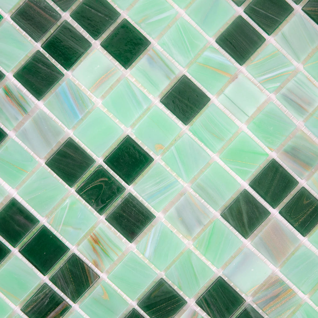 Mosaïque en pâte de verre vert avec reflets dorée brillant perspective zoomé
