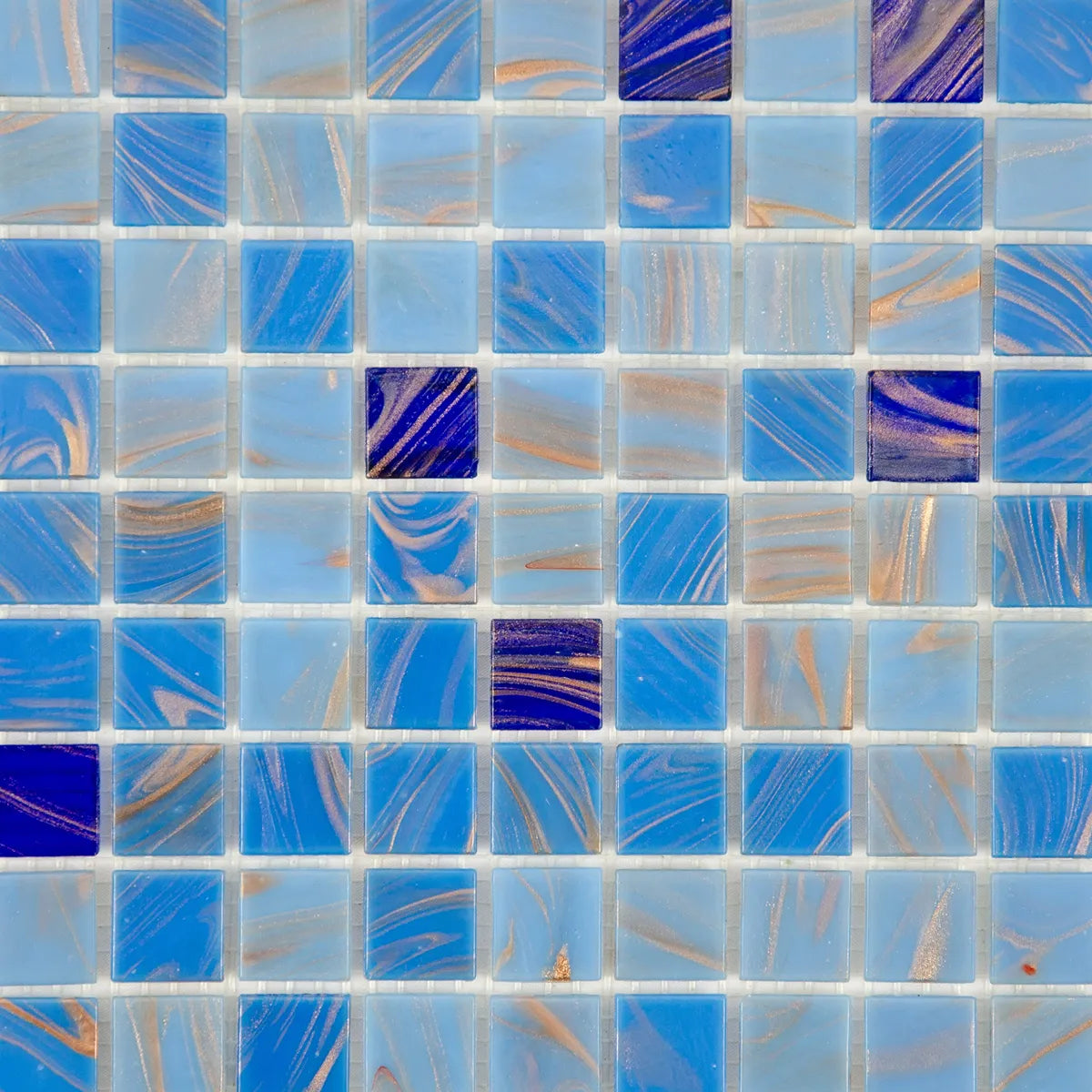 Mosaïque en pâte de verre bleu avec reflets dorée brillant zoomé