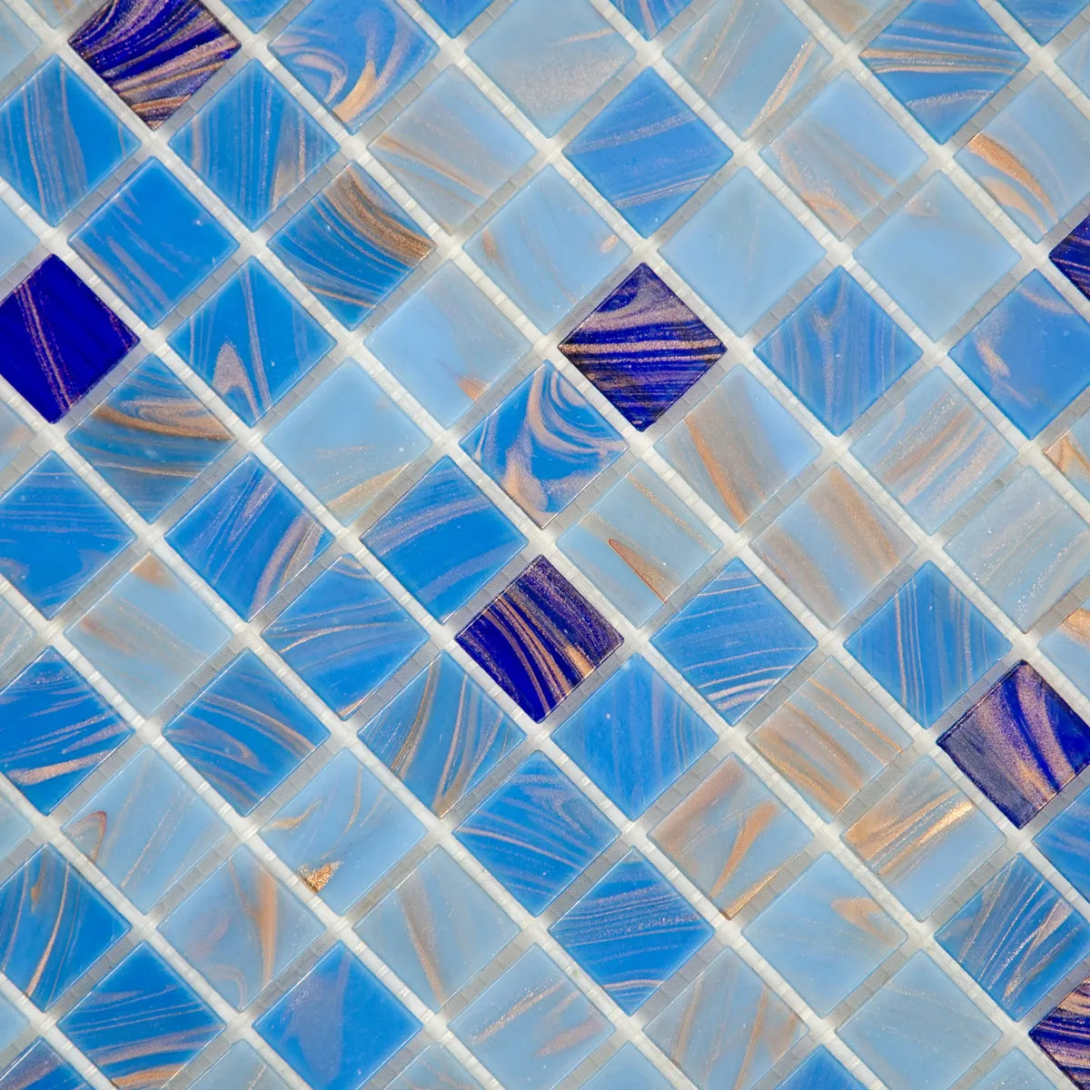 Mosaïque en pâte de verre bleu avec reflets dorée brillant haut détails
