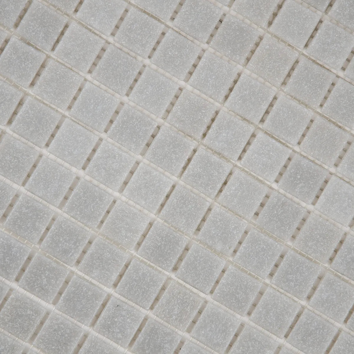 Mosaïque en pâte de verre couleur gris taupe sur trame nylon vue haut