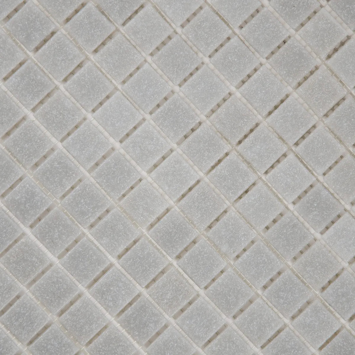 Mosaïque en pâte de verre couleur gris taupe sur trame nylon perspective haut
