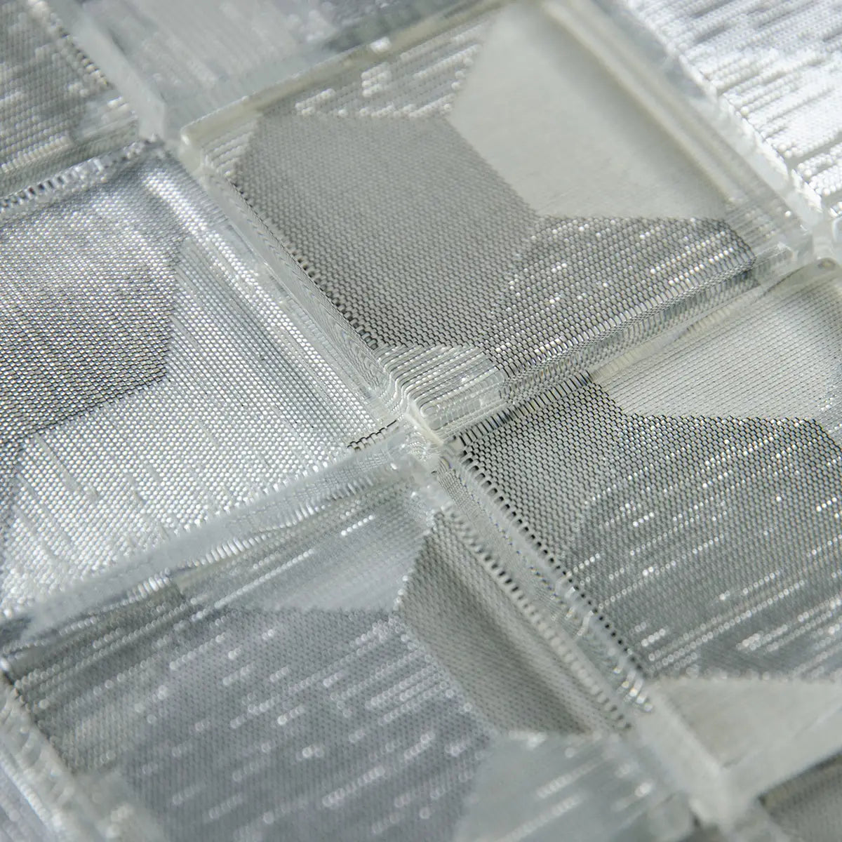 Mosaïque en verre argent décoré zoomé détails