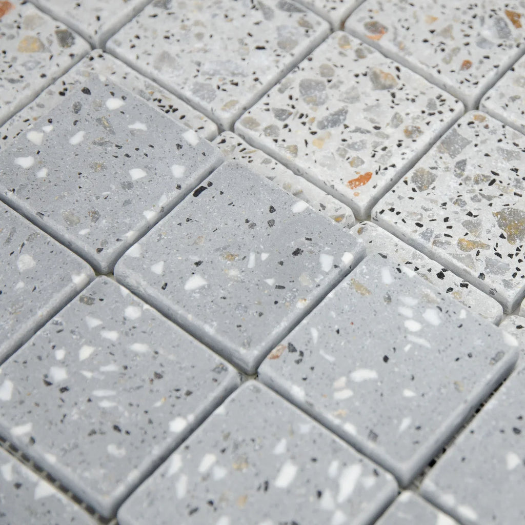 Vue en perspective et mise en situation de la Mosaïque Terrazzo Grey Collection