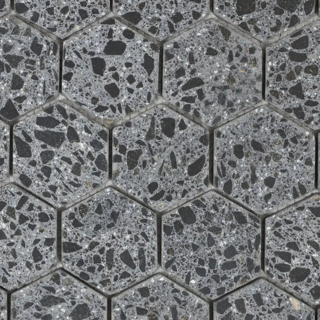 Gros plan sur les nuances de la Mosaïque Hexagone Terrazzo Black