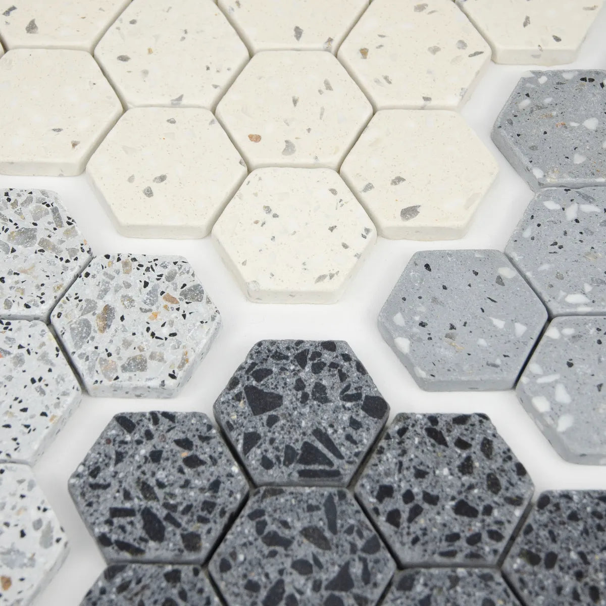 Vue en perspective et mise en situation de la Mosaïque Hexagone Terrazzo Collection