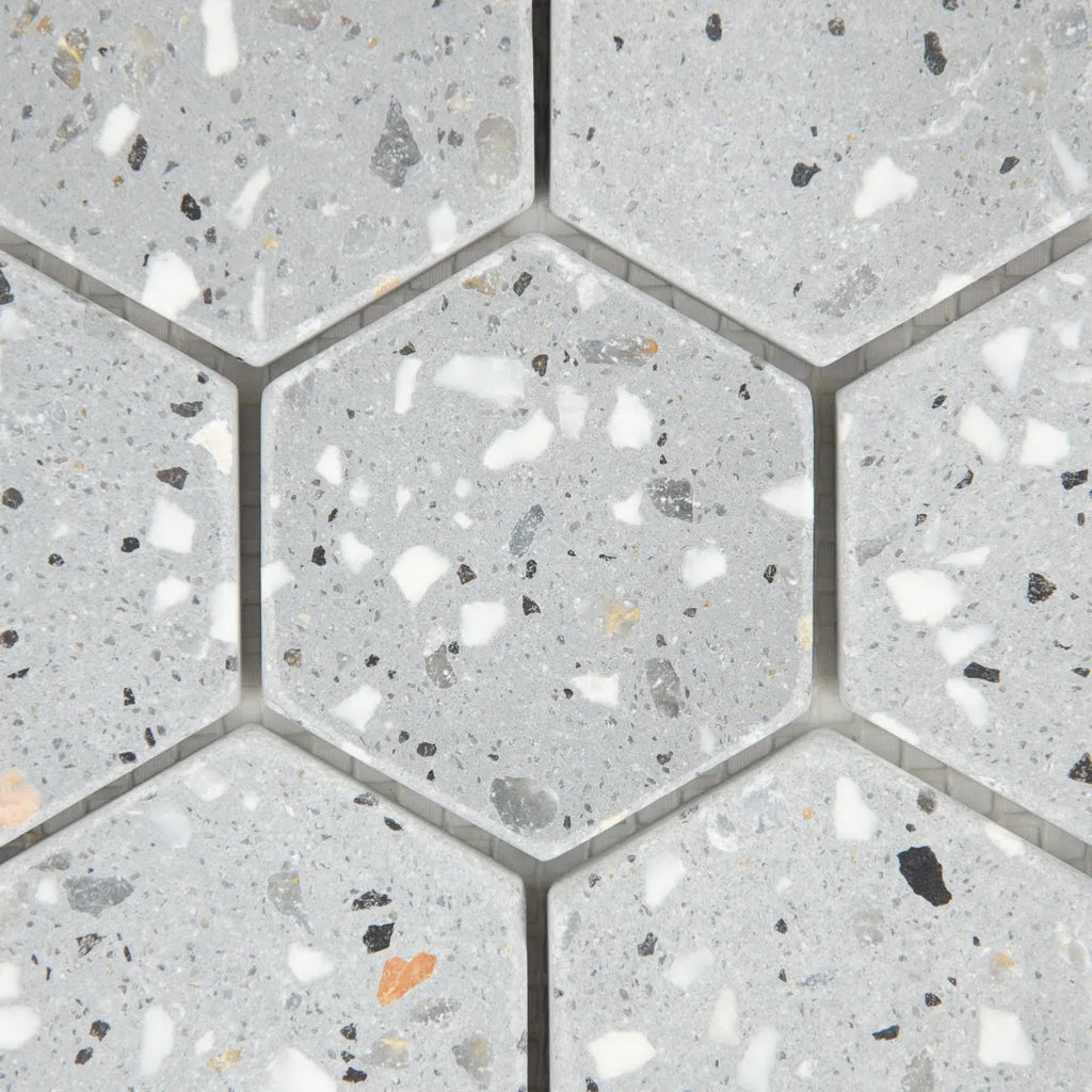 Focus sur les finitions de la Mosaïque Hexagone Terrazzo Dark Grey