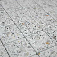 Vue en perspective et mise en situation de la Mosaïque Terrazzo Light Grey