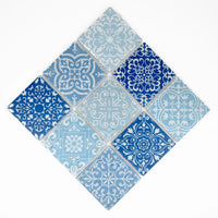 Composition mosaïque travertin bleu arrangement perspective tesselles