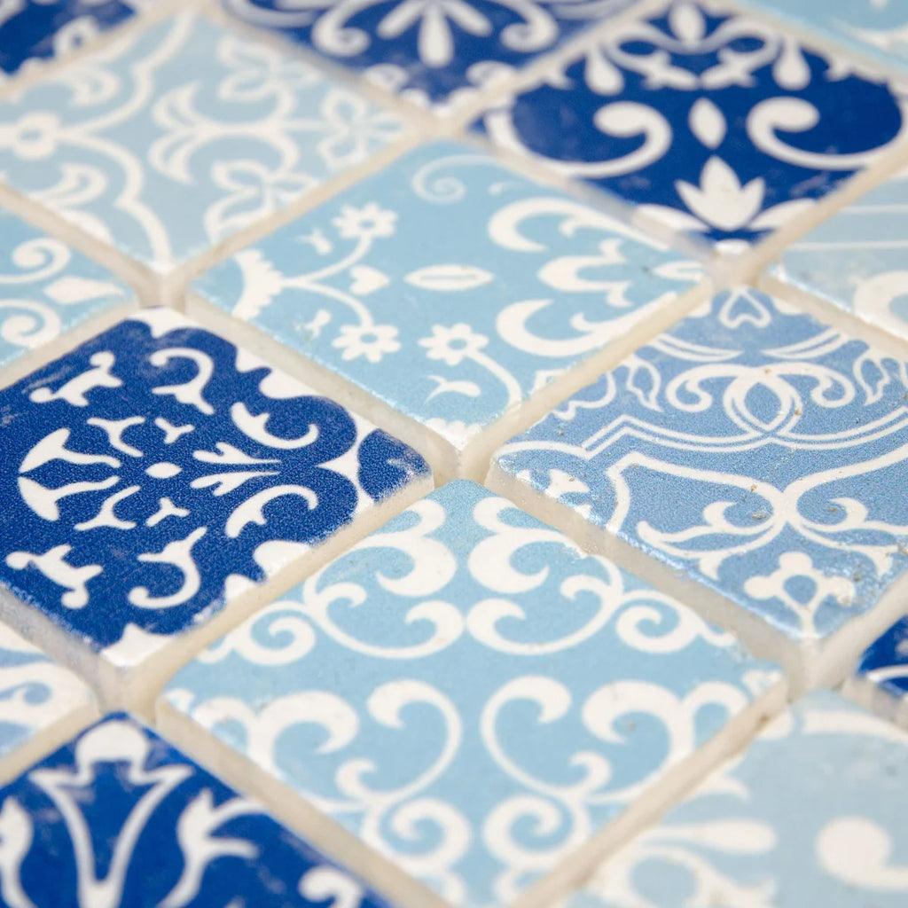 Texture grain travertin bleu mosaïque surface relief pierre teintée