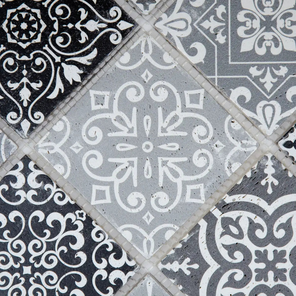 Mosaïque travertin gris tesselles relief perspective motifs baroques