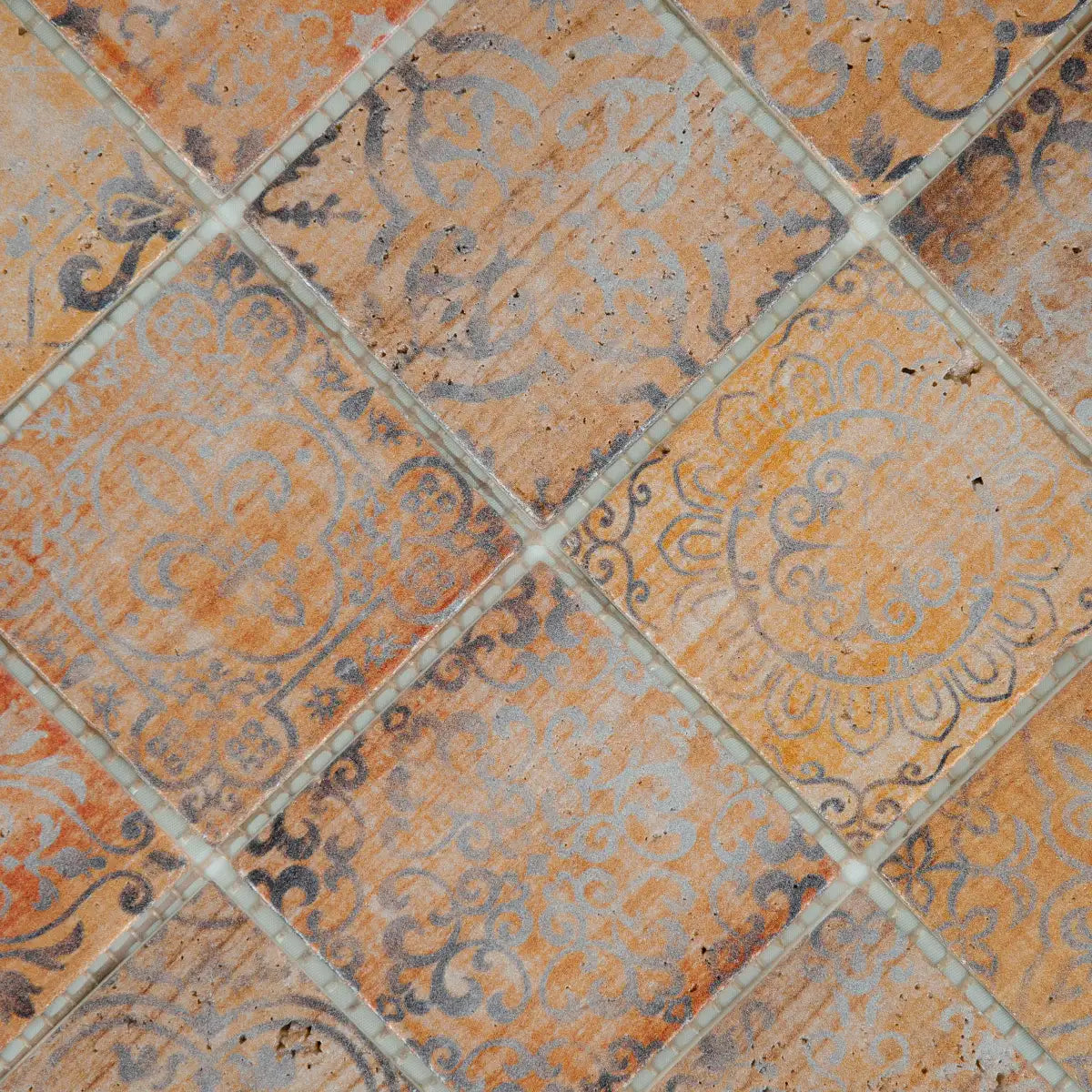 Détail joints relief travertin silver Castel Wood mosaïque surface