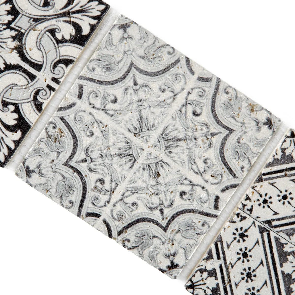 Mosaique decor renaissance travertin decore noir
