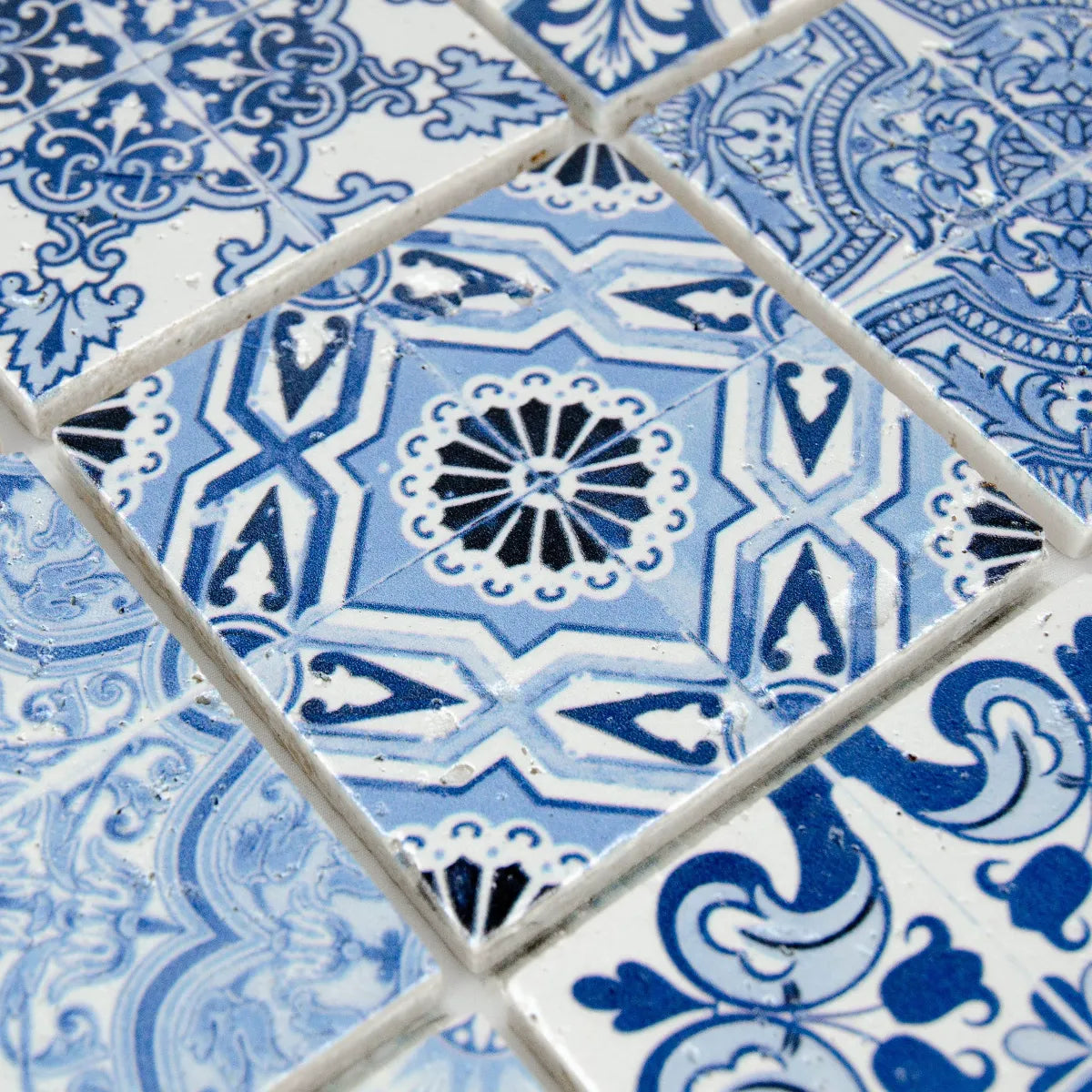 Matière travertin mosaïque décorée Renaissance bleu texturée naturelle pierre
