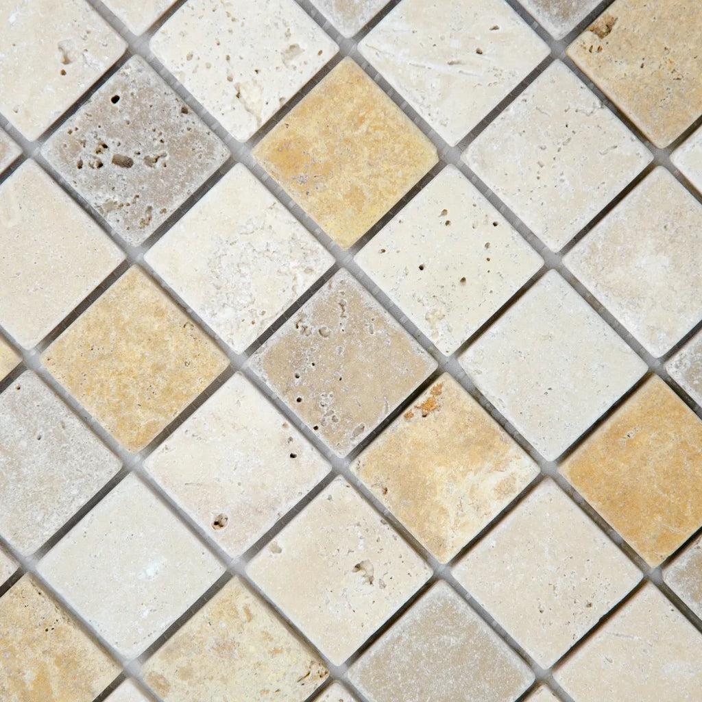 Détail joints relief travertin mix couleurs mosaïque surface pierre