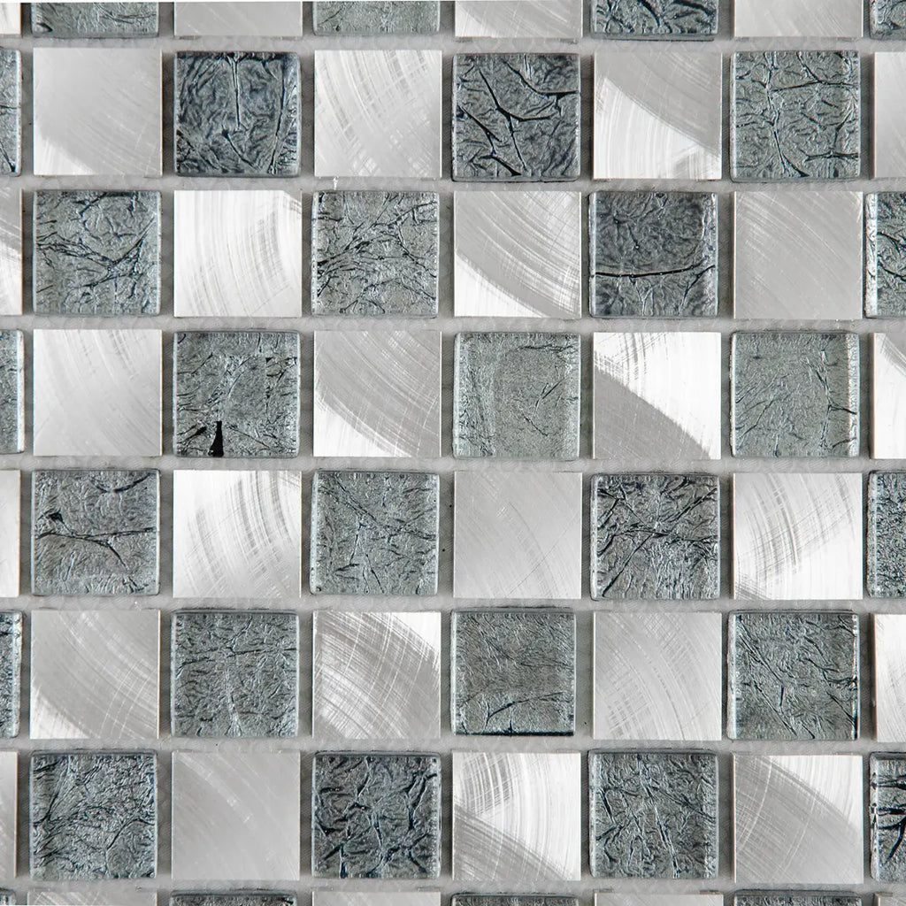 Mosaïque verre et aluminium argent zoomé