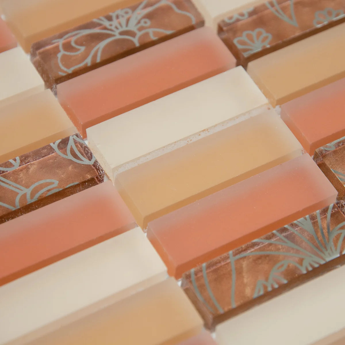 Mosaïque en verre orange format barrette perspective